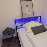 Апартаменти Monteurzimmer Zentral In